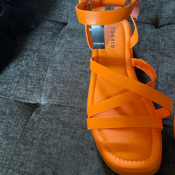 ✨NWT Torrid 9Wide orange sandle - Picture 2 of 4